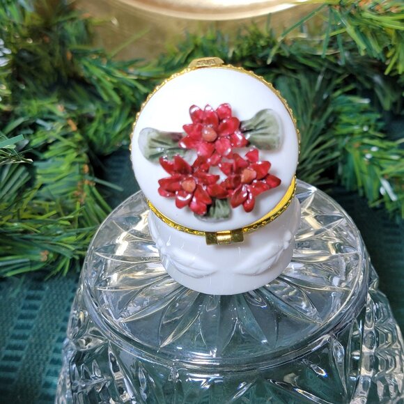 Vintage Rare Zales Ceramic Limoges Box with Gold & Diamond Necklace & Earrings - Picture 6 of 9